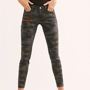 Etienne Marcel Camo Skinny Jean  Sz 26NWOT